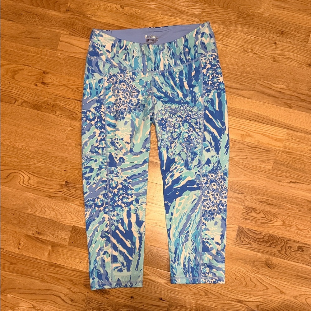 Lilly Pulitzer Luxletic size Medium crop legging